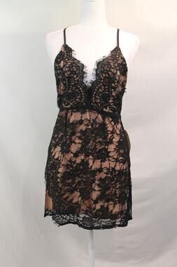 Tobi Black Lace Overlay Mini Dress Womens size M Beige Undertone Side Slit